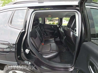 2018 Jeep Compass Latitude – miniatura 13