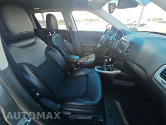 2018 Jeep Compass Latitude - miniatura 8