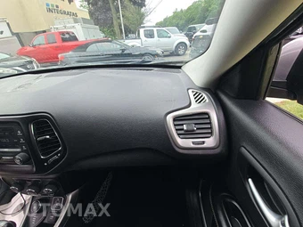 2018 Jeep Compass Latitude – miniatura 19