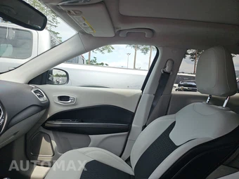 2018 Jeep Compass Latitude w/Sun & Wheel Pkg – miniatura 18