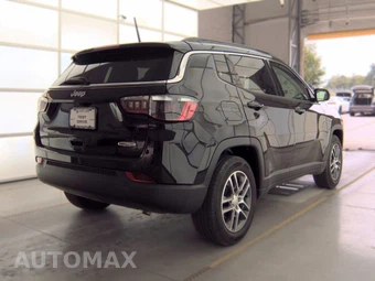 2018 Jeep Compass Latitude w/Sun & Wheel Pkg – miniatura 4