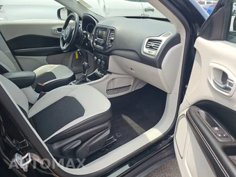 2018 Jeep Compass Latitude w/Sun & Wheel Pkg – miniatura 8