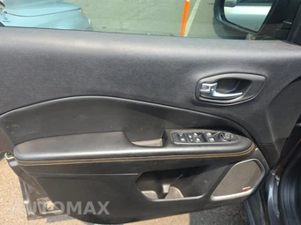 2018 Jeep Compass Limited – miniatura 9