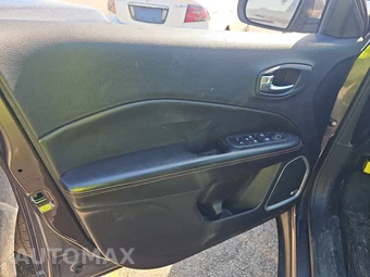 2018 Jeep Compass Limited - miniatura 9
