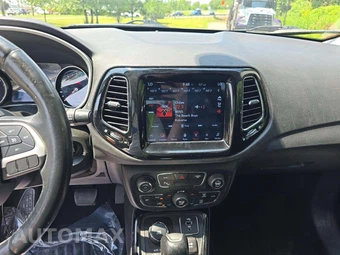 2018 Jeep Compass Limited - miniatura 10