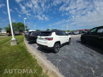 2018 Jeep Compass Trailhawk - miniatura 3