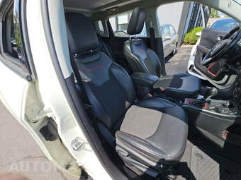 2018 Jeep Compass Trailhawk – miniatura 18