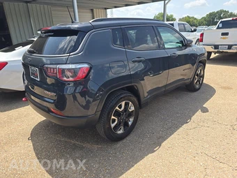 2018 Jeep Compass Trailhawk – miniatura 4