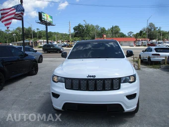 2018 Jeep Grand Cherokee Altitude Edition - miniatura 3