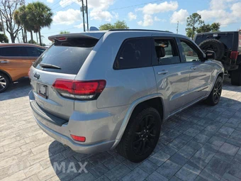 2018 Jeep Grand Cherokee Altitude Edition - miniatura 3
