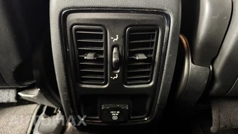 2018 Jeep Grand Cherokee Altitude Edition - miniatura 30