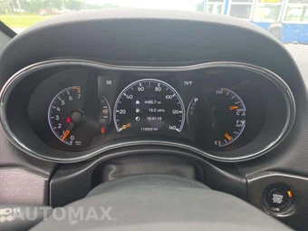 2018 Jeep Grand Cherokee Altitude Edition - miniatura 9