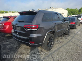 2018 Jeep Grand Cherokee Altitude Edition - miniatura 4