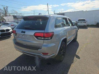 2018 Jeep Grand Cherokee Altitude Edition - miniatura 3
