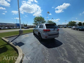 2018 Jeep Grand Cherokee Altitude Edition - miniatura 2