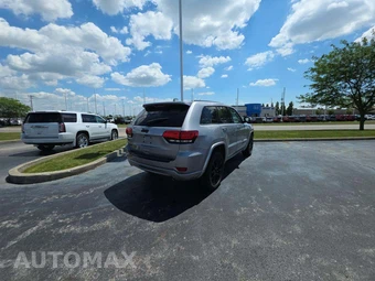 2018 Jeep Grand Cherokee Altitude Edition - miniatura 3