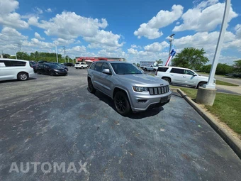 2018 Jeep Grand Cherokee Altitude Edition - miniatura 4