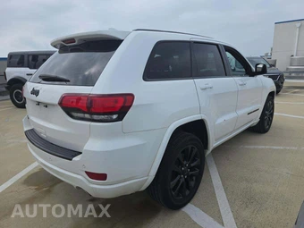 2018 Jeep Grand Cherokee Altitude Edition - miniatura 3