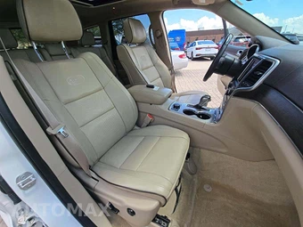 2018 Jeep Grand Cherokee Overland - miniatura 15