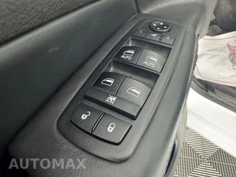 2018 Jeep Grand Cherokee Overland - miniatura 43