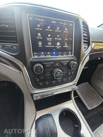 2018 Jeep Grand Cherokee Summit - miniatura 10