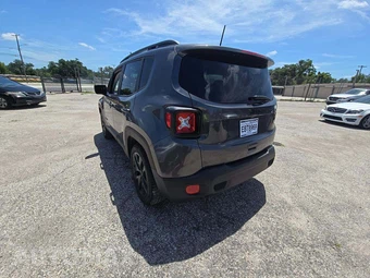 2018 Jeep Renegade Altitude Edition – miniatura 2