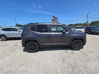 2018 Jeep Renegade Altitude Edition – miniatura 4