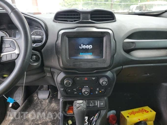 2018 Jeep Renegade Latitude - miniatura 11