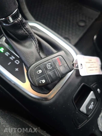 2018 Jeep Renegade Latitude - miniatura 8