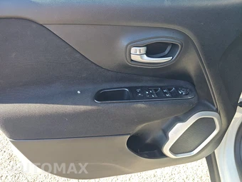 2018 Jeep Renegade Latitude – miniatura 9