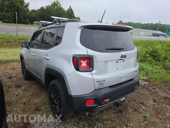 2018 Jeep Renegade Trailhawk - miniatura 2