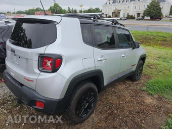 2018 Jeep Renegade Trailhawk - miniatura 3