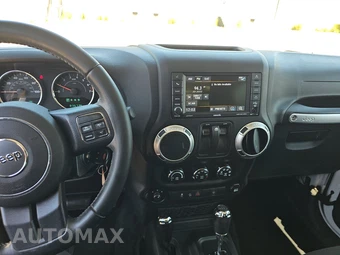 2018 Jeep Wrangler JK Sahara - miniatura 11