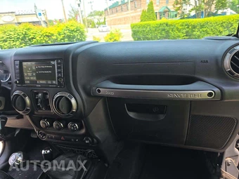 2018 Jeep Wrangler JK Unlimited Altitude Edition - miniatura 19