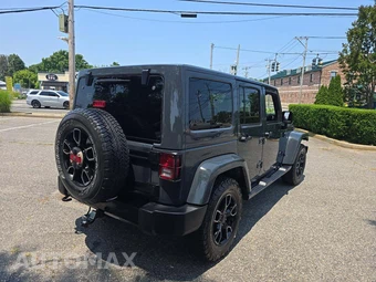 2018 Jeep Wrangler JK Unlimited Altitude Edition - miniatura 3