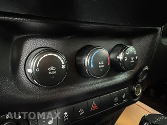 2018 Jeep Wrangler JK Unlimited Freedom Edition - miniatura 18