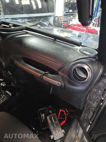 2018 Jeep Wrangler JK Unlimited Golden Eagle Edition - miniatura 18