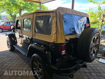2018 Jeep Wrangler JK Unlimited Golden Eagle Edition - miniatura 2