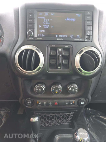 2018 Jeep Wrangler JK Unlimited Sahara - miniatura 7