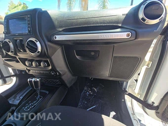 2018 Jeep Wrangler JK Unlimited Sahara - miniatura 16