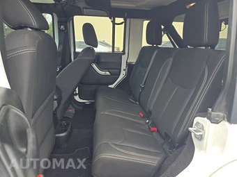 2018 Jeep Wrangler JK Unlimited Sahara - miniatura 13