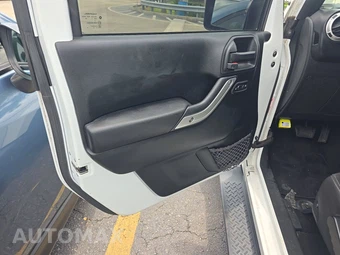 2018 Jeep Wrangler JK Unlimited Sahara - miniatura 9