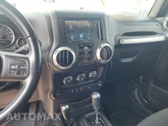 2018 Jeep Wrangler JK Unlimited Sahara - miniatura 17
