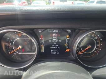2018 Jeep Wrangler Unlimited Sahara - miniatura 6