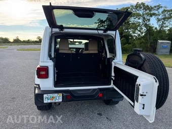 2018 Jeep Wrangler Unlimited Sahara - miniatura 16