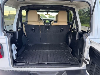 2018 Jeep Wrangler Unlimited Sahara - miniatura 17