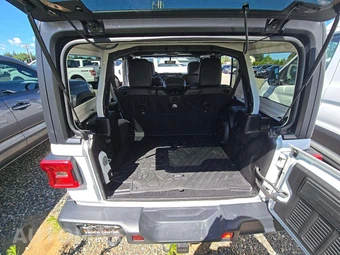 2018 Jeep Wrangler Unlimited Sahara - miniatura 11