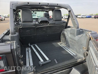 2018 Jeep Wrangler Unlimited Sahara - miniatura 16