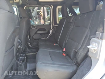 2018 Jeep Wrangler Unlimited Sahara - miniatura 13