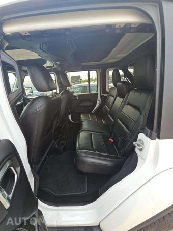2018 Jeep Wrangler Unlimited Sahara - miniatura 13